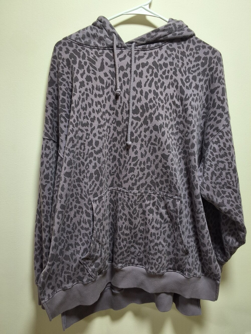American Eagle Ahh-Mazingly Soft Jegging Fit Leopard Hoodie Medium Purple Grey